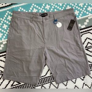 Travis Mathew Mens Shorts. Size 40